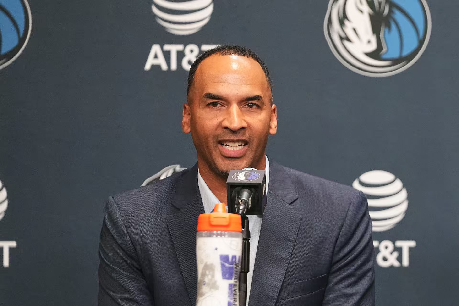 Repórter famoso: Mavericks tem como alvo Lindsay, vice-presidente de operações do Pistons, Cuban o incentiva a servir como GM
