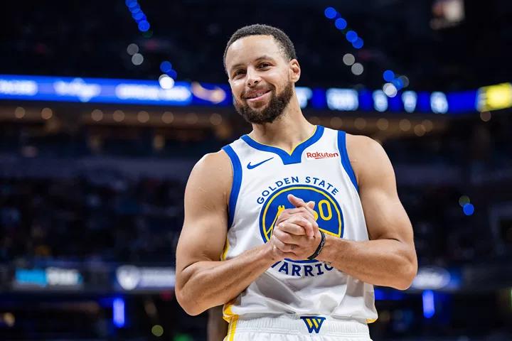 O equalizador Jordan! Curry marcou 40 pontos pela 12ª vez desde que completou 35 anos