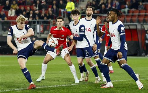 AZ Alkmaar x Tottenham Hotspur