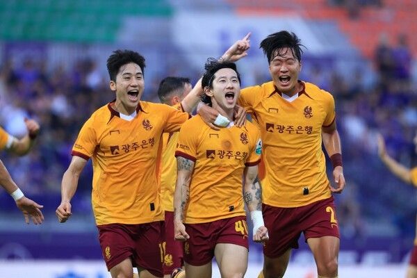 Técnico de Gwangju, Lee Jung-hyo: Ainda temos 6 jogos pela frente e esperamos travar a batalha do rebaixamento com todas as nossas forças