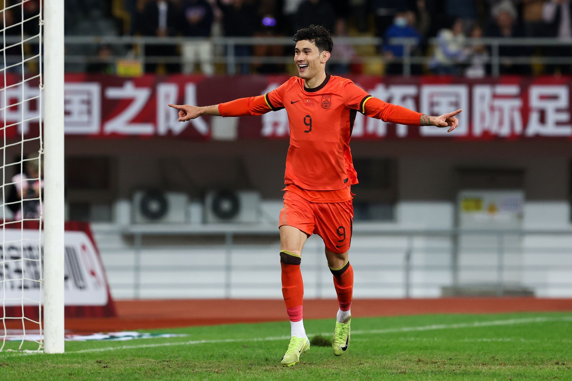 Classificação da Copa Panda: 4 equipes estão empatadas com 3 pontos, e a seleção chinesa está temporariamente em primeiro lugar devido à vantagem no saldo de gols.