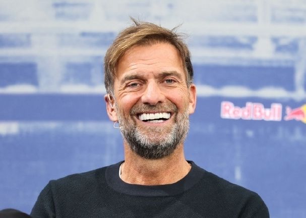 Klopp retorna ao futebol como comentarista e fará parceria com Muller nos comentários da Copa do Mundo